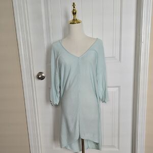 Simply Noelle Mint Tunic Top L/XL V-Neck High Low Hem Lightweight Casual